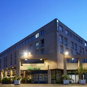 Ibis Styles Centre Port Hotel Tolón